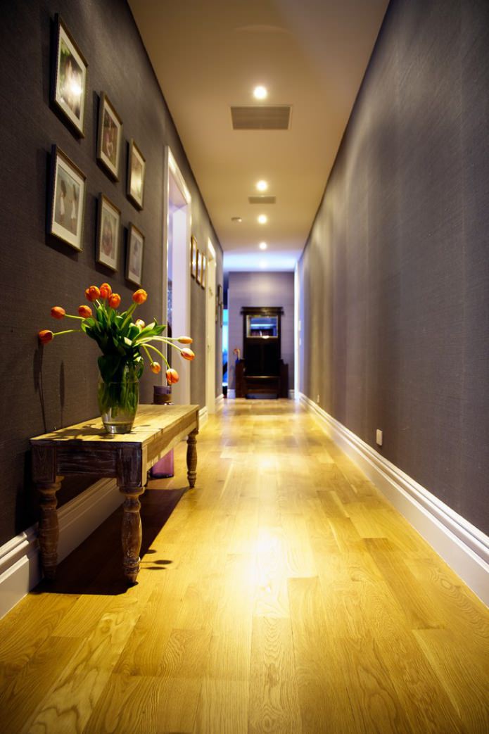 wallpaper in the hallway