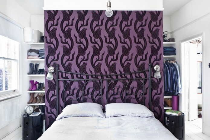 wallpaper with a large flower pattern