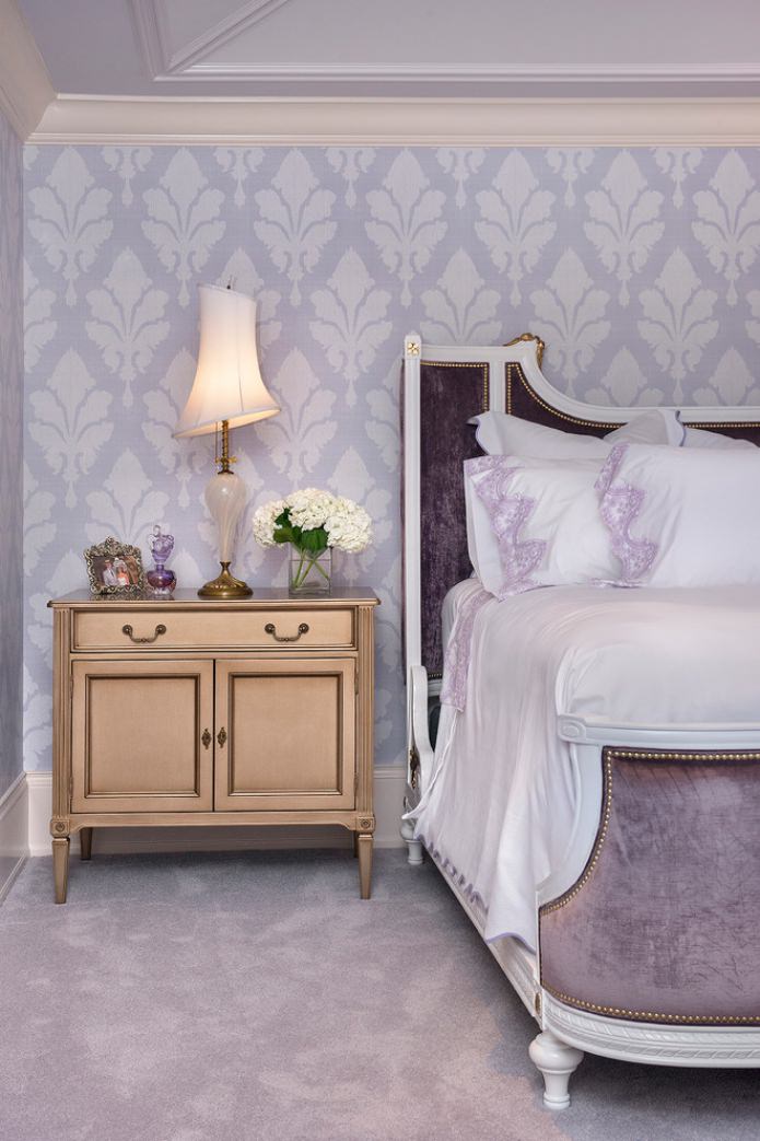 white and lilac wallpaper in the bedroom