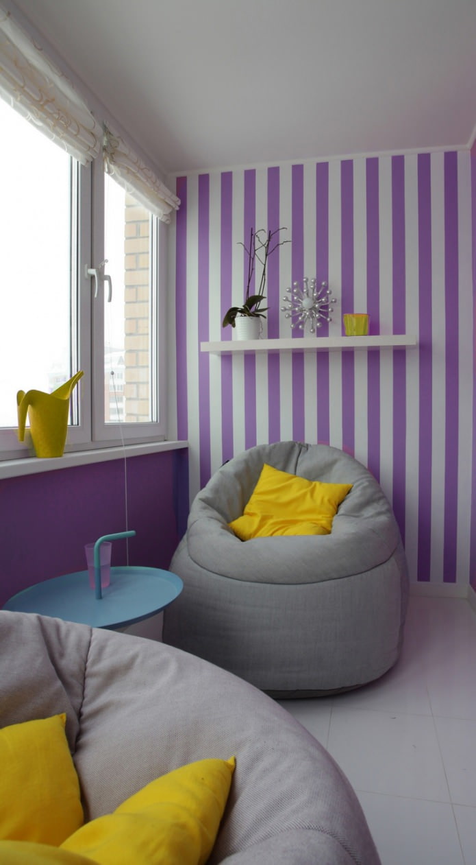 striped wallpaper on the balcony