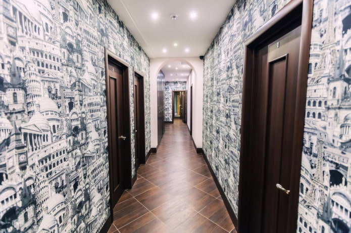 city print wallpaper in the hallway