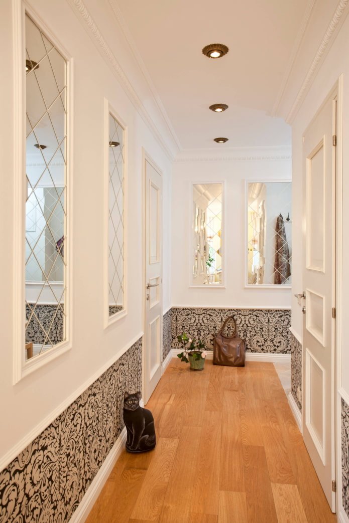 Wallpaper in the hallway below