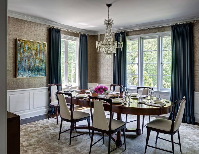 Beige wallpaper, blue curtains