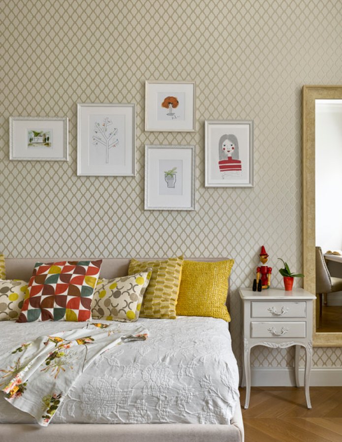 light wallpaper with a geometric print