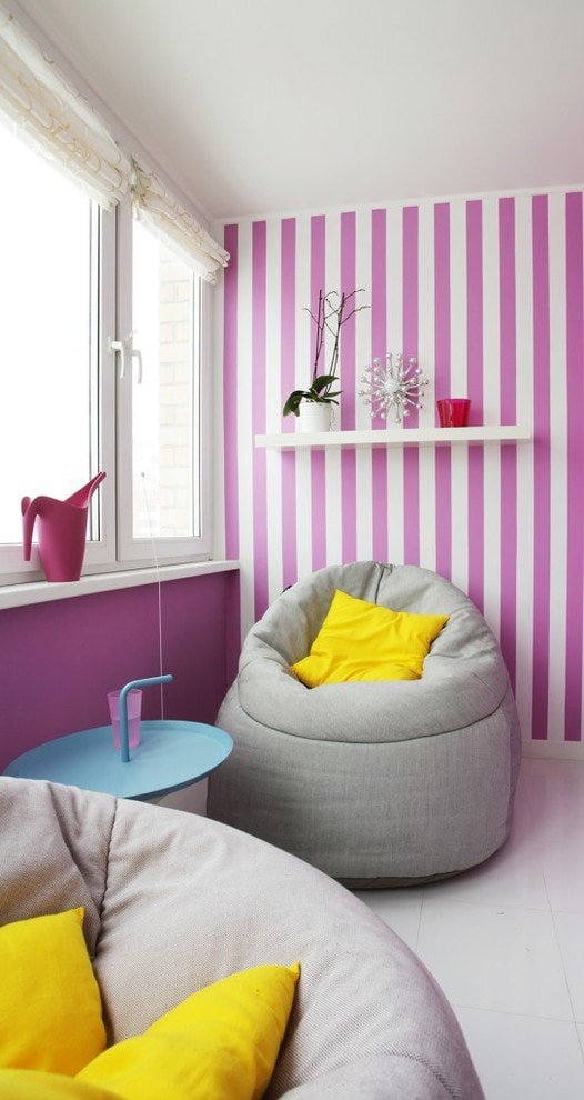 striped wallpaper