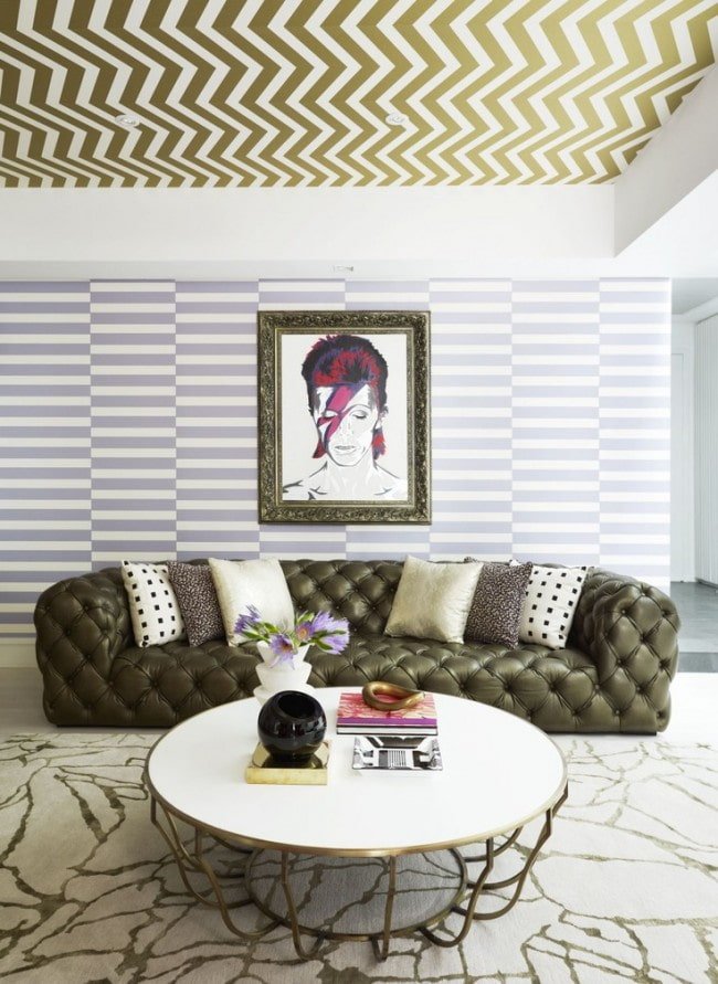wallpaper with geometric figures on the ceiling