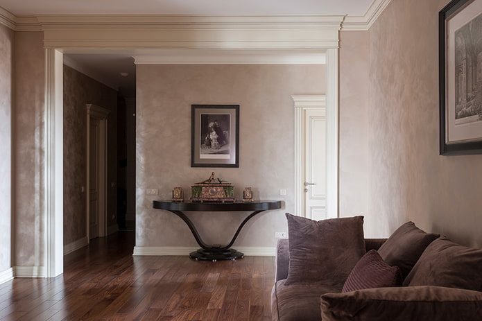 Venetian classic plaster in the interior 