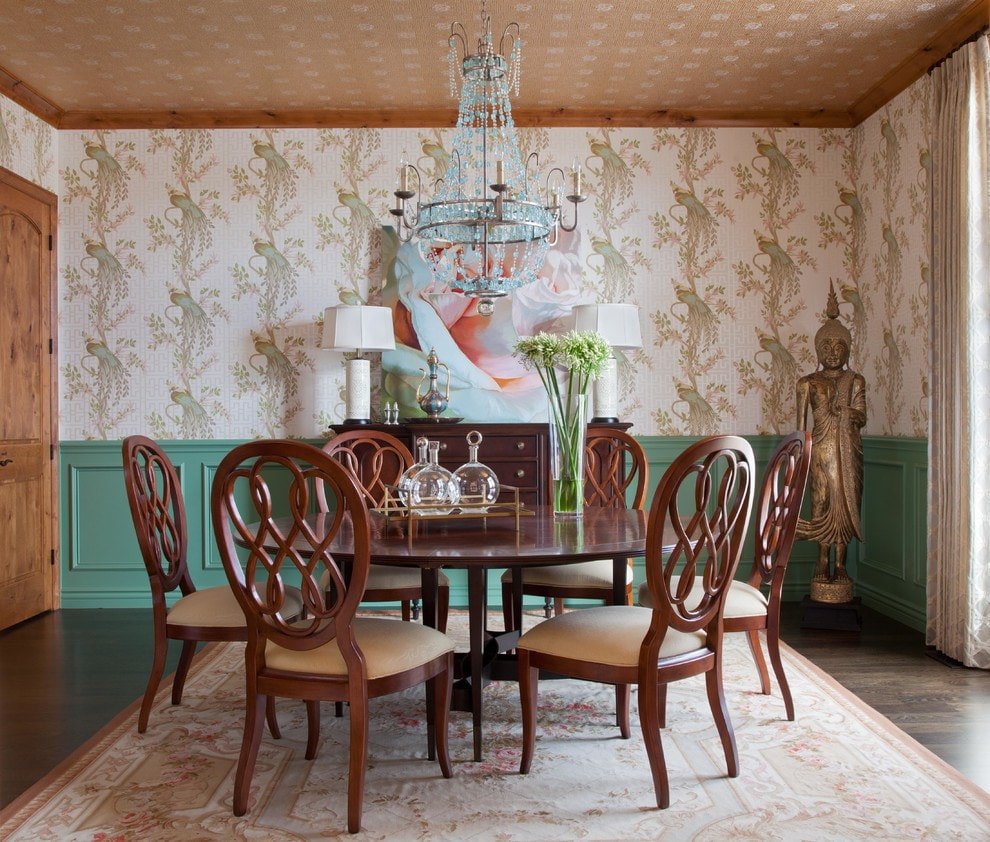 wallpaper in the dining room