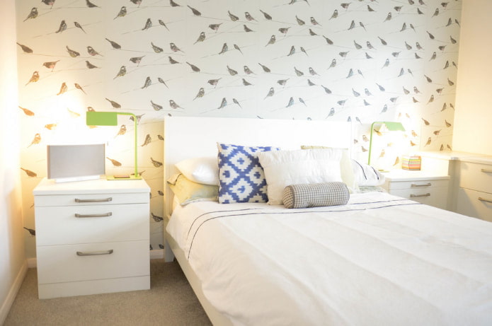 wallpaper with bird print