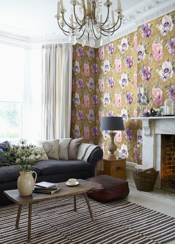 wallpaper with a large flower in the living room