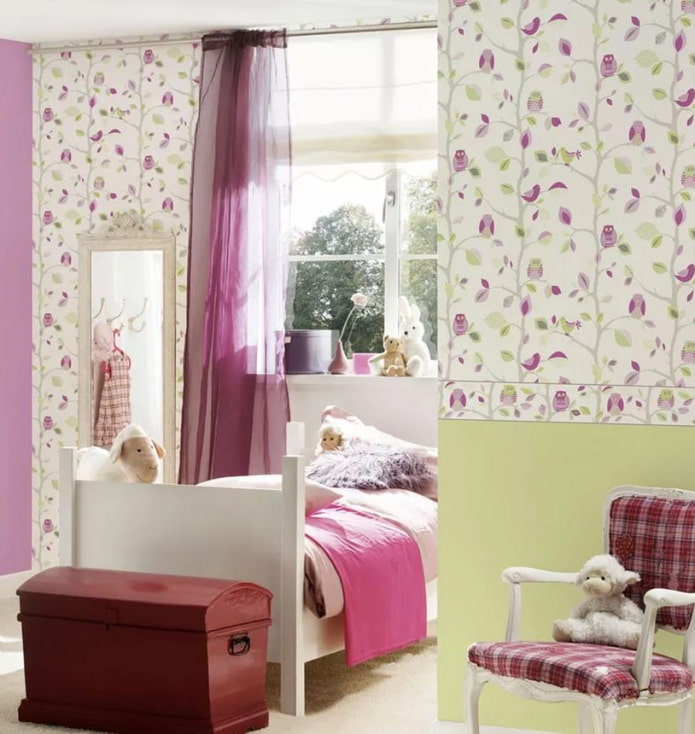 wallpaper with a floral pattern in a girl's bedroom