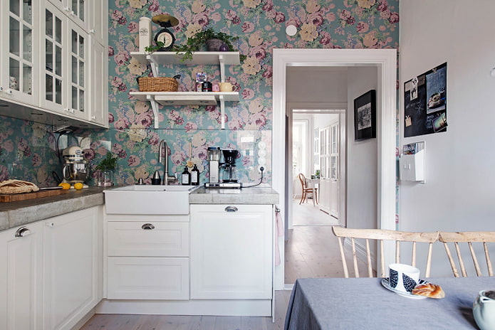 floral wallpaper in the kitchen