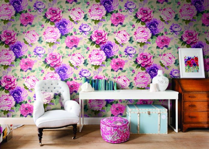 wallpaper with peonies in the interior