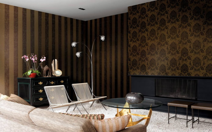 monogram with stripe in the interior