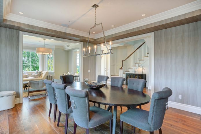 Gray wallpaper in the dining room interior