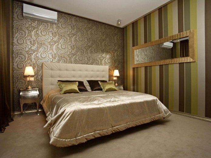 silk-screen wallpaper in the bedroom