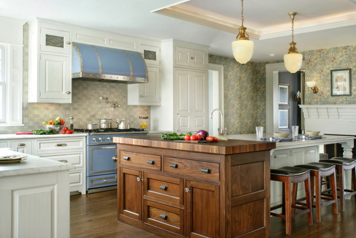 floral wallpaper motifs in the kitchen interior