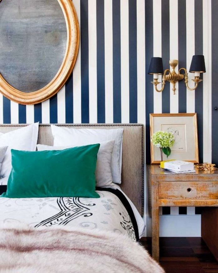 Stripes in the bedroom