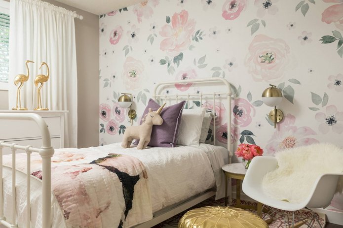 wallpaper in the children's bedroom