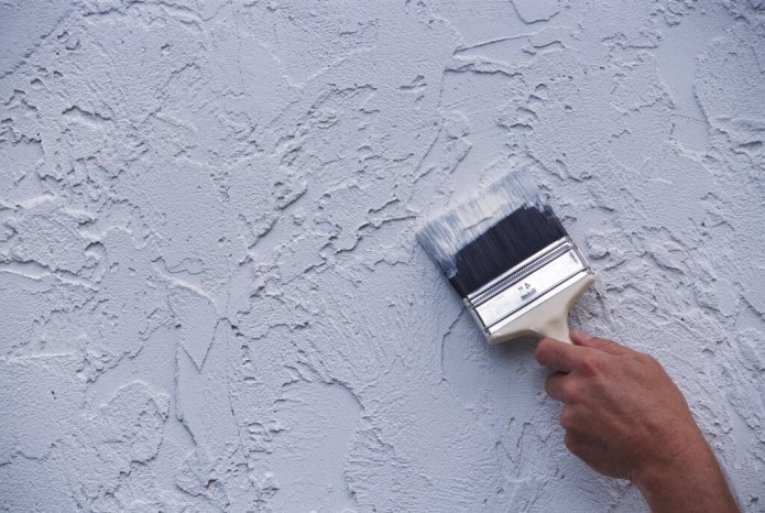 How to paint wallpaper