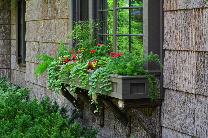 Flower box