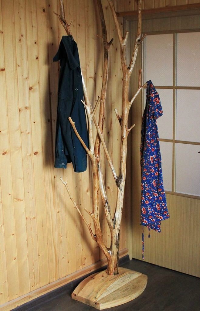 A Hanger Made of a Branch