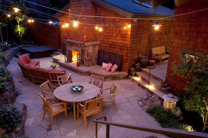 evening lighting of the site
