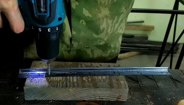 preparing edging elements