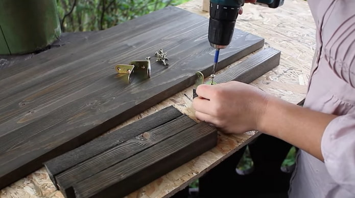 fastening the corners
