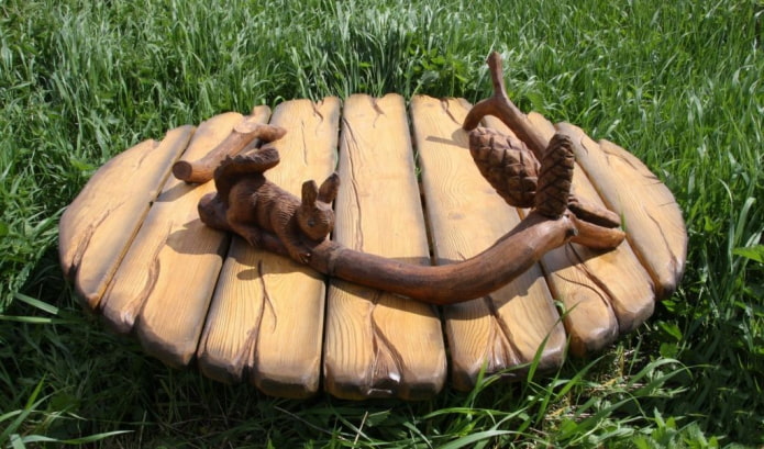decorative wooden septic tank cover with squirrels