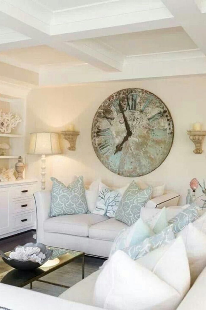 clock in the Provence style