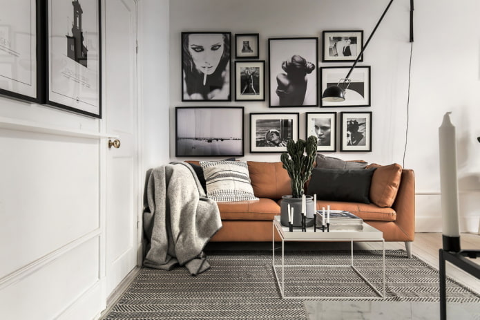 photos above the sofa in the interior
