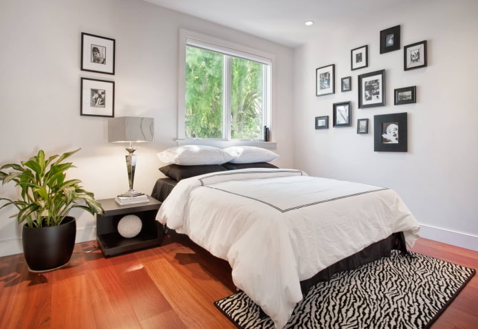 photos in a chaotic order in the interior