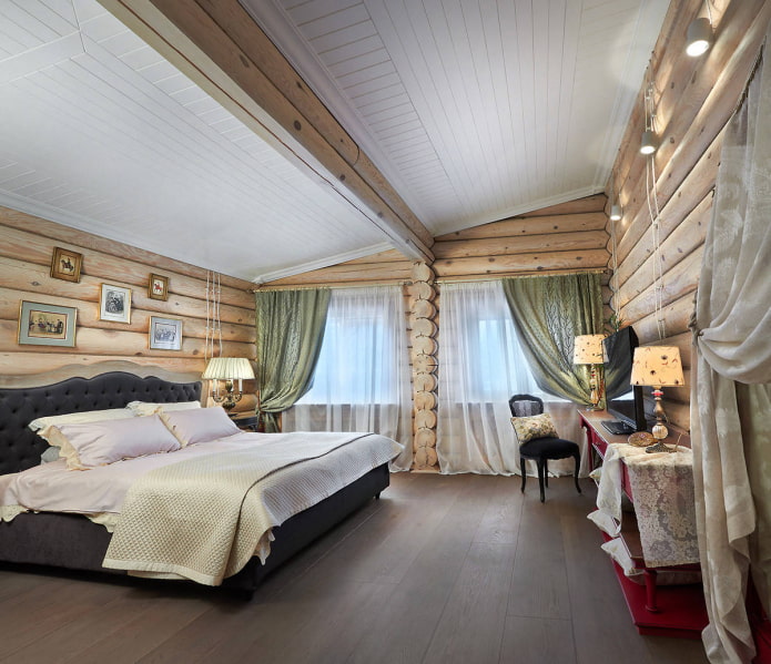Curtains and tulle in the bedroom