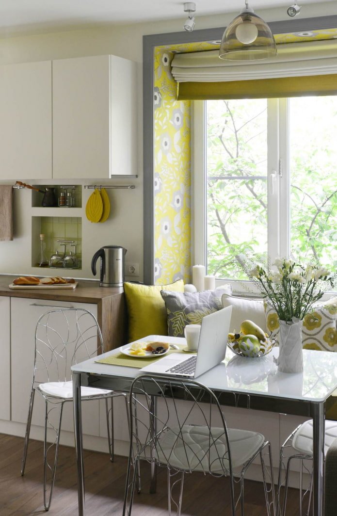 yellow wallpaper with flowers on slopes in the kitchen