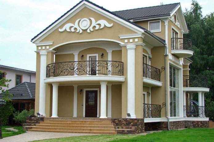Columns with stucco molding