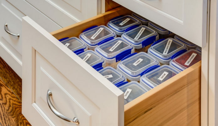 Rectangular containers