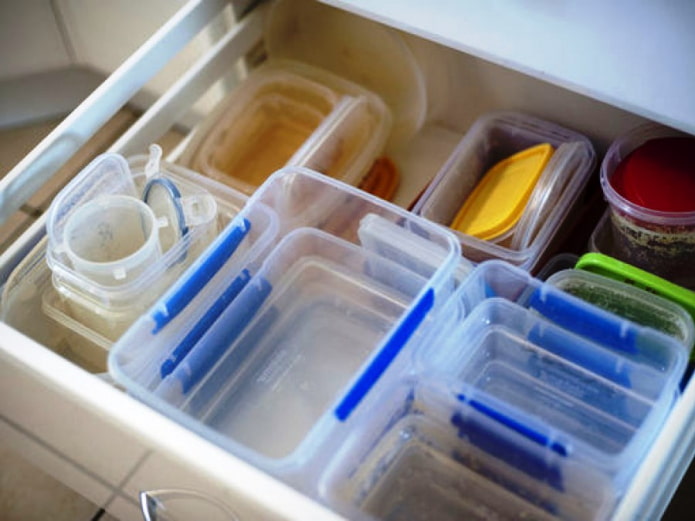 Storing Containers