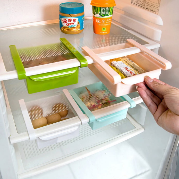 Shelf containers