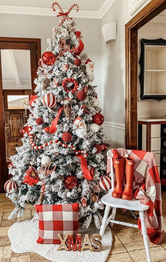 Red and white Christmas tree