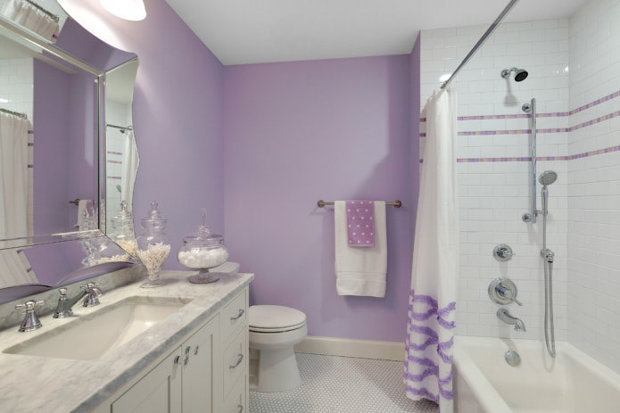 bathroom in white and lilac