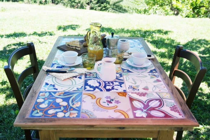 Table for the dacha
