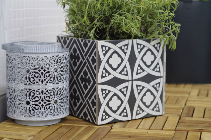 Tile flowerpot