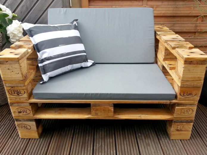 Pallet chair