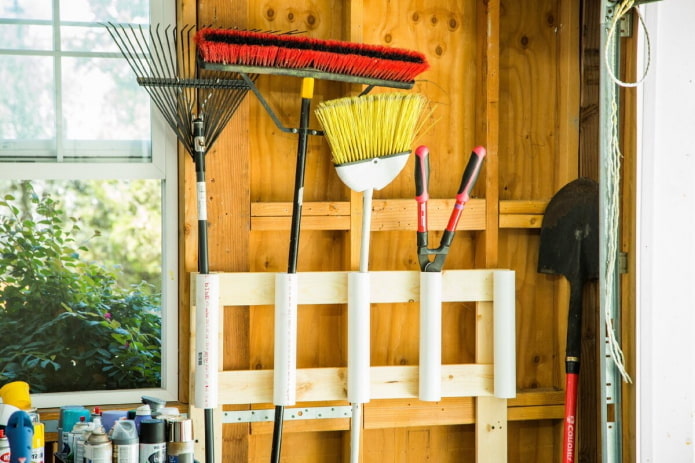 PVC pipe holder