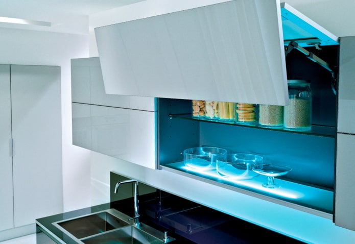Internal cabinet lighting
