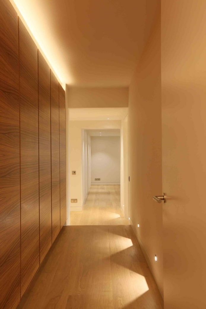 decorative lighting in the interior of the corridor