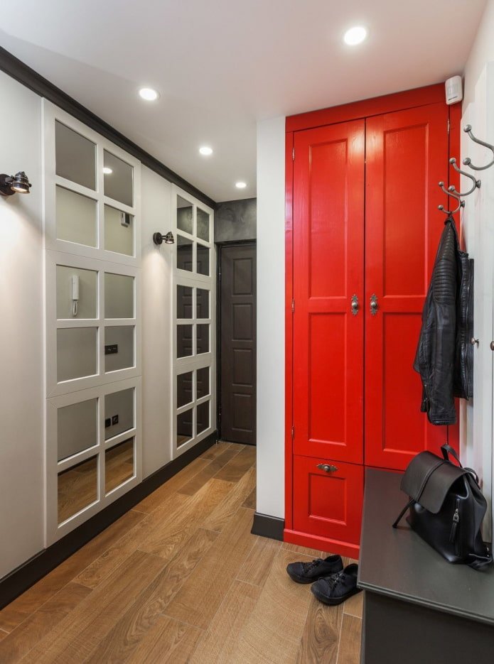 lighting in the hallway with a stretch ceiling
