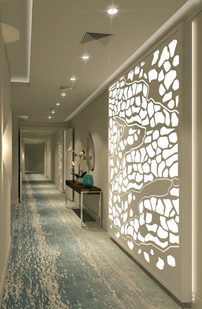 lighting in the interior of the hallway