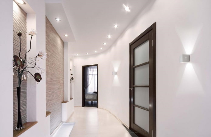 lighting in the interior of the hallway